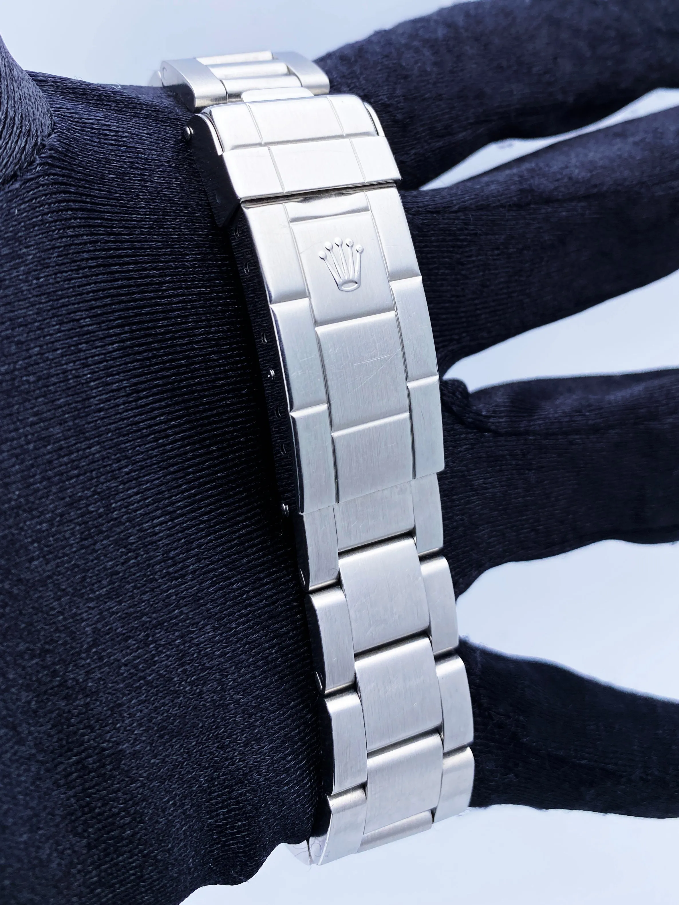 Rolex Submariner Date 16610 Mens Watch Box Papers
