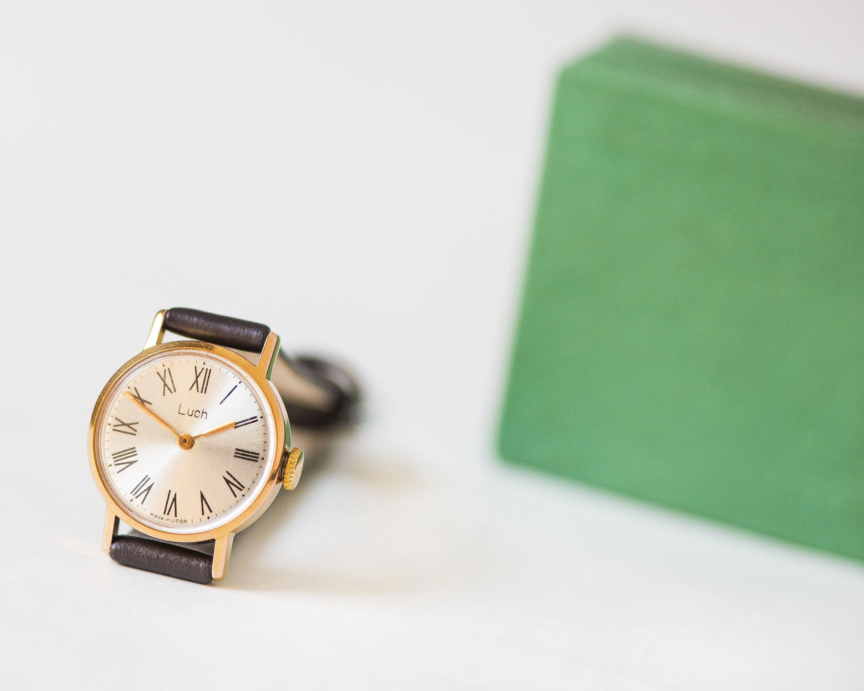 Roman numerals women's watch Ray gold plated, minimalist watch small round, women watch 80s, classical lady watch gift, new leather strap