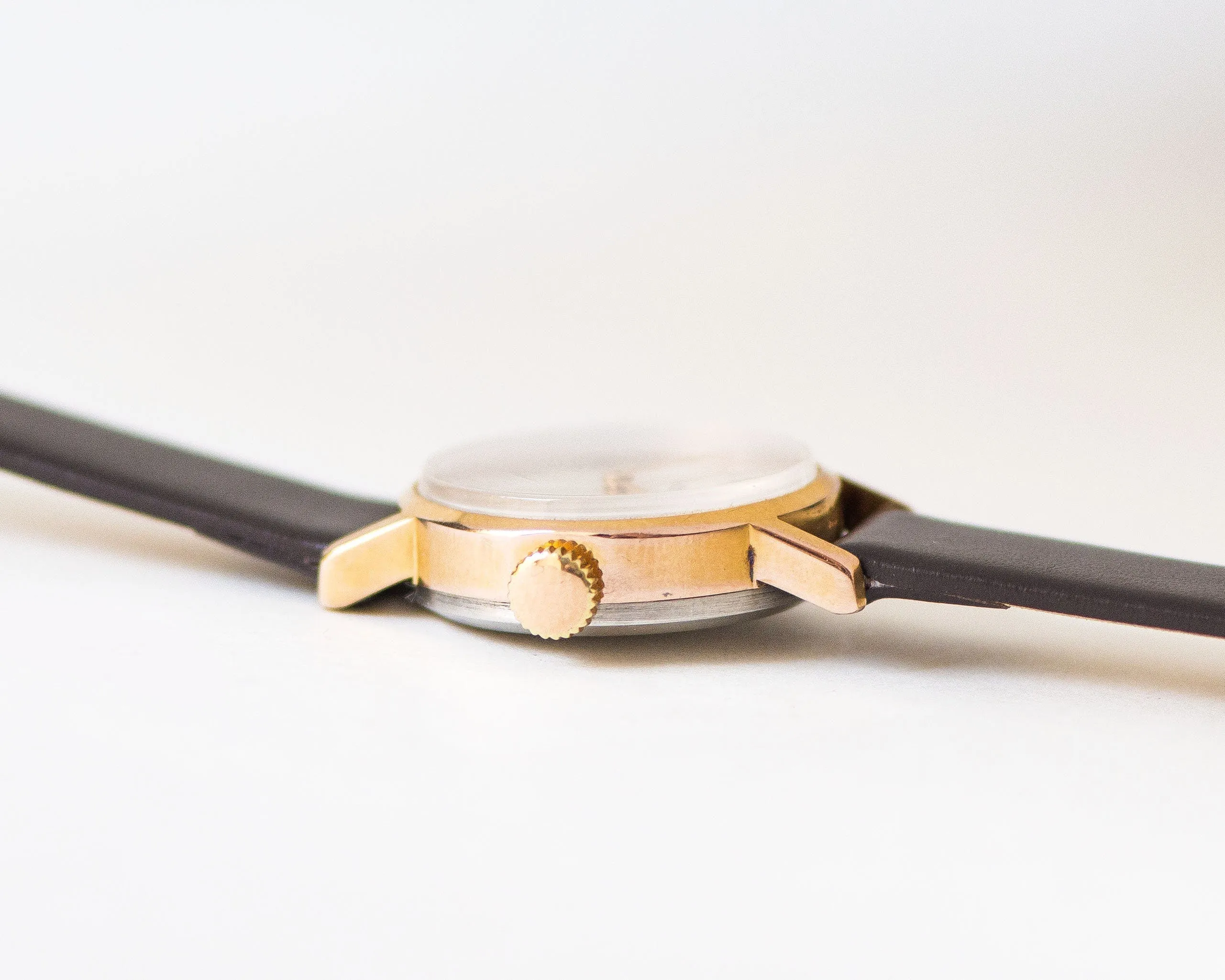 Roman numerals women's watch Ray gold plated, minimalist watch small round, women watch 80s, classical lady watch gift, new leather strap