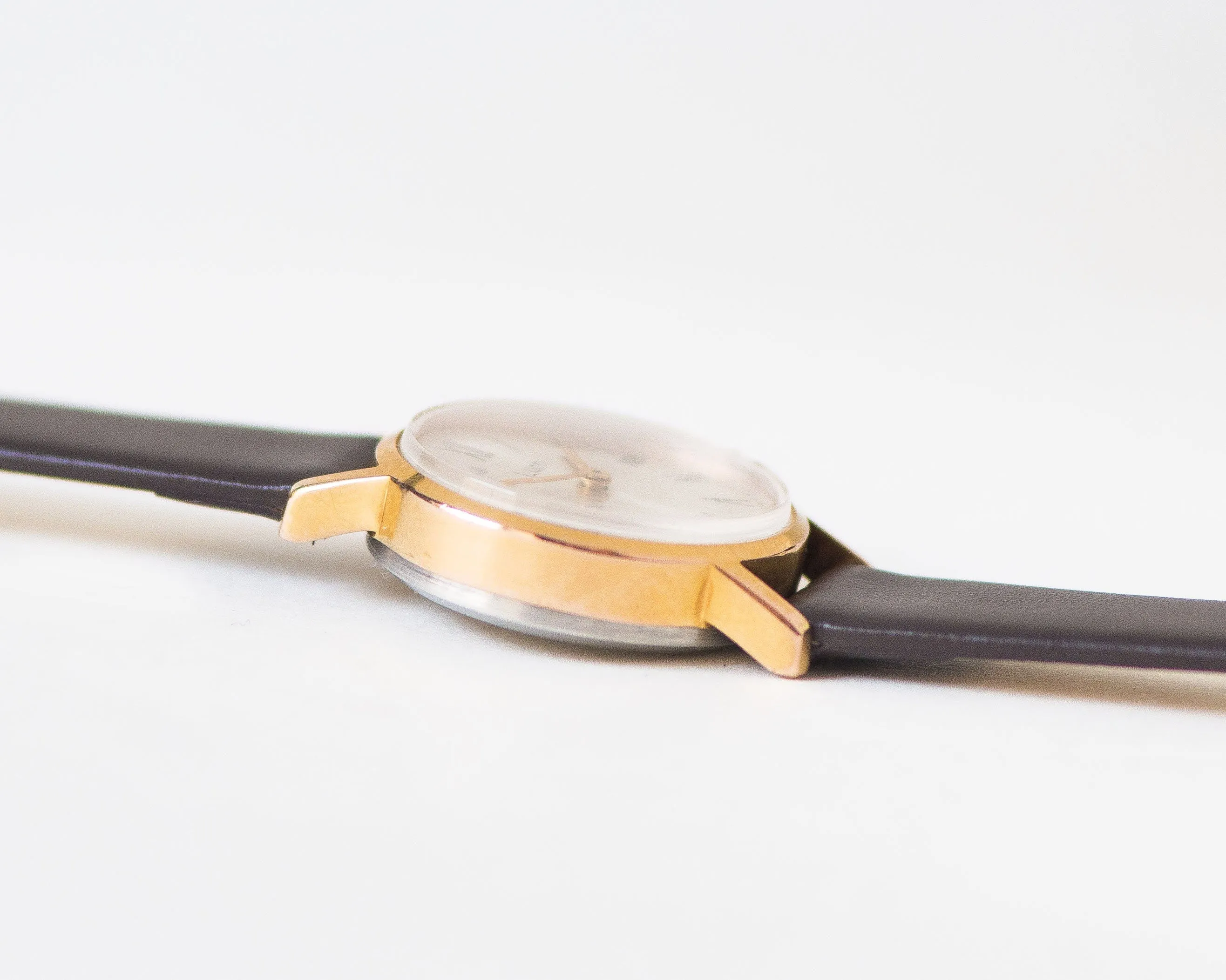 Roman numerals women's watch Ray gold plated, minimalist watch small round, women watch 80s, classical lady watch gift, new leather strap