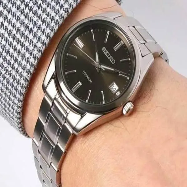 Seiko Quartz Men's Watch SUR375