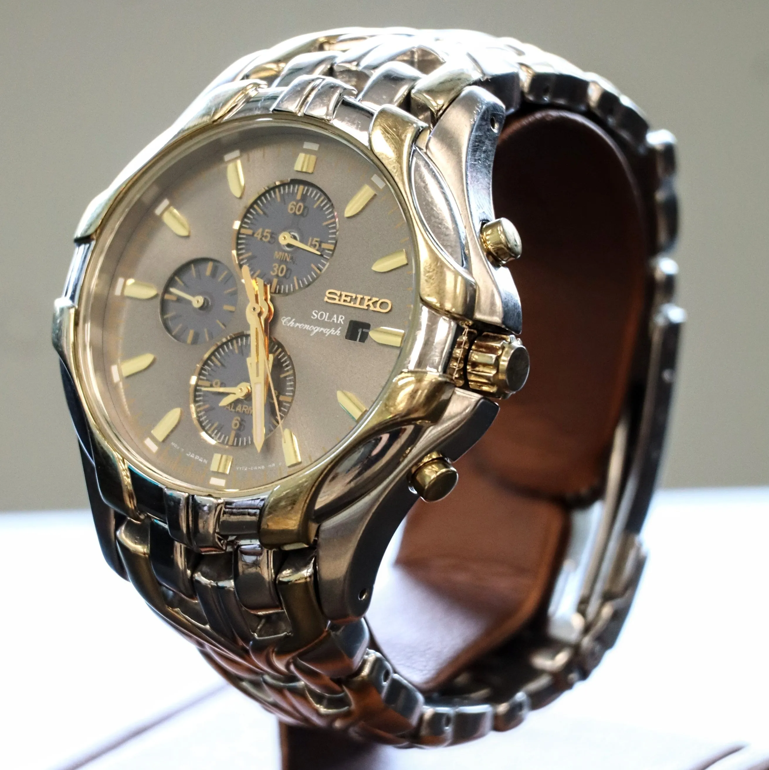 SEIKO Solar Chronograph "Excelsior" Watch SSC138 Two-Tone Case & Bracelet ALL S.S.