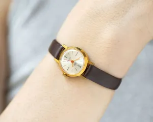 Small lady's watch gold plated vintage Dawn, tiny wristwatch for women classic, minimalist women watch gift, new genuine leather strap