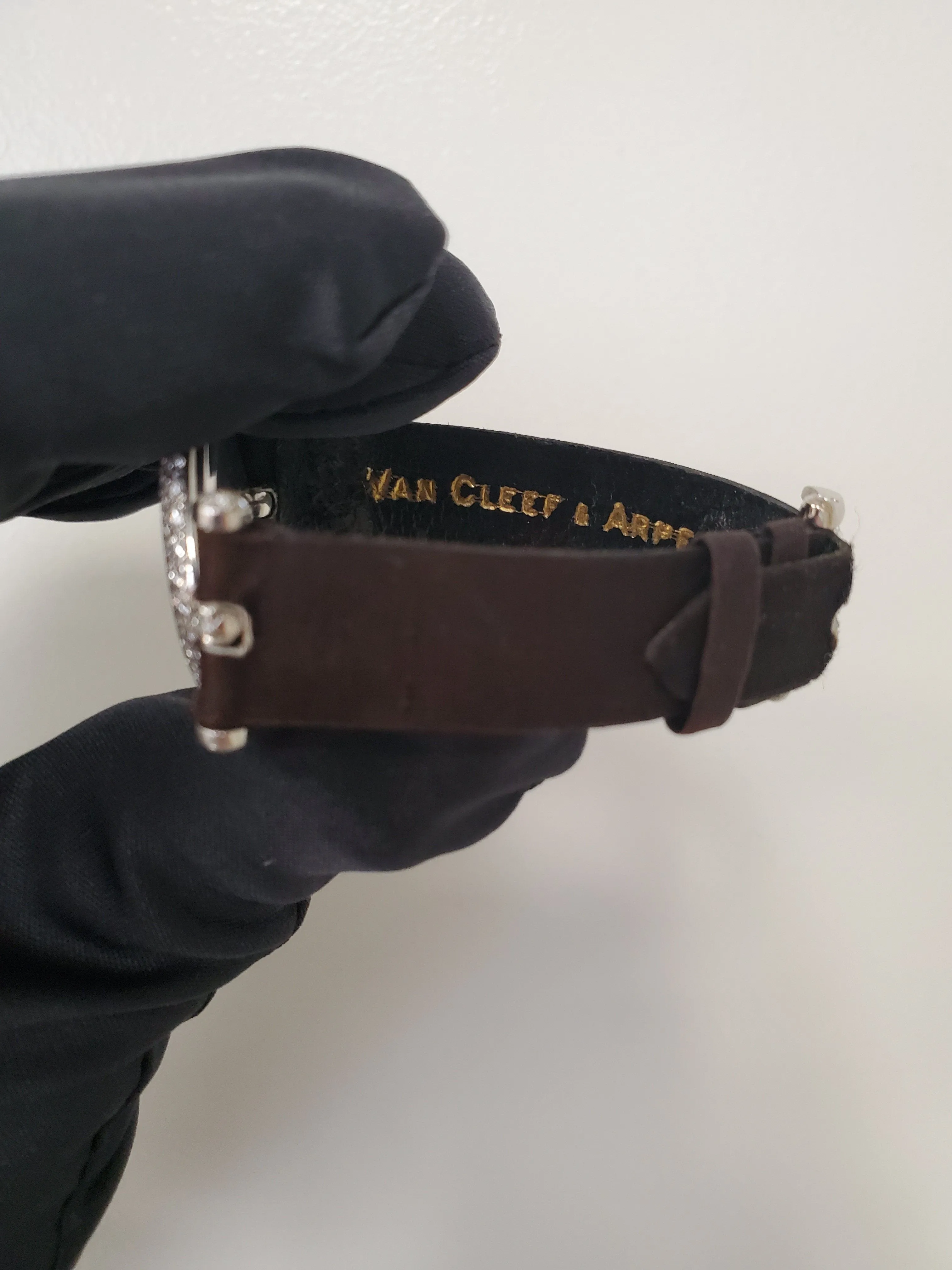 Van Cleef & Arpels G.2201.N3 Diamond Case Ladies Watch