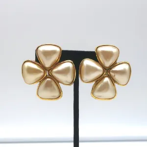 Vintage Chanel 1989 Faux Pearl Clover Clip-On Earrings Cream/Gold
