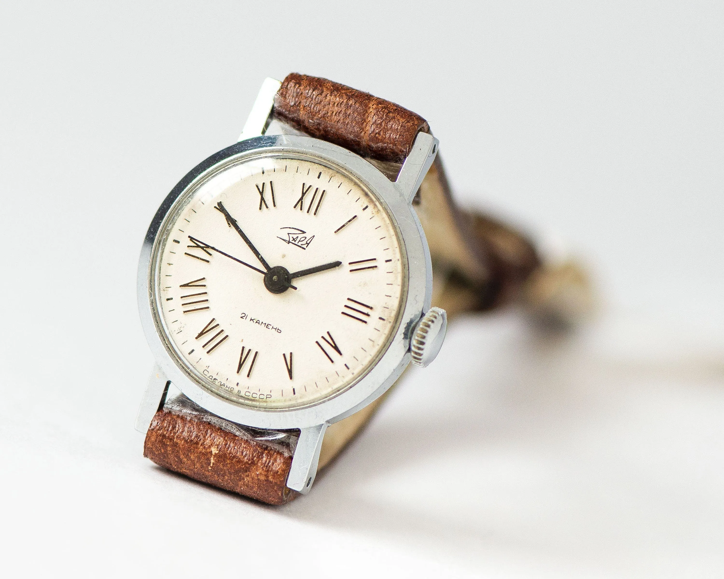 Women watch silver shade Dawn Roman numerals, vintage girl watch classic accessory, women watch delicate gift, new premium leather strap