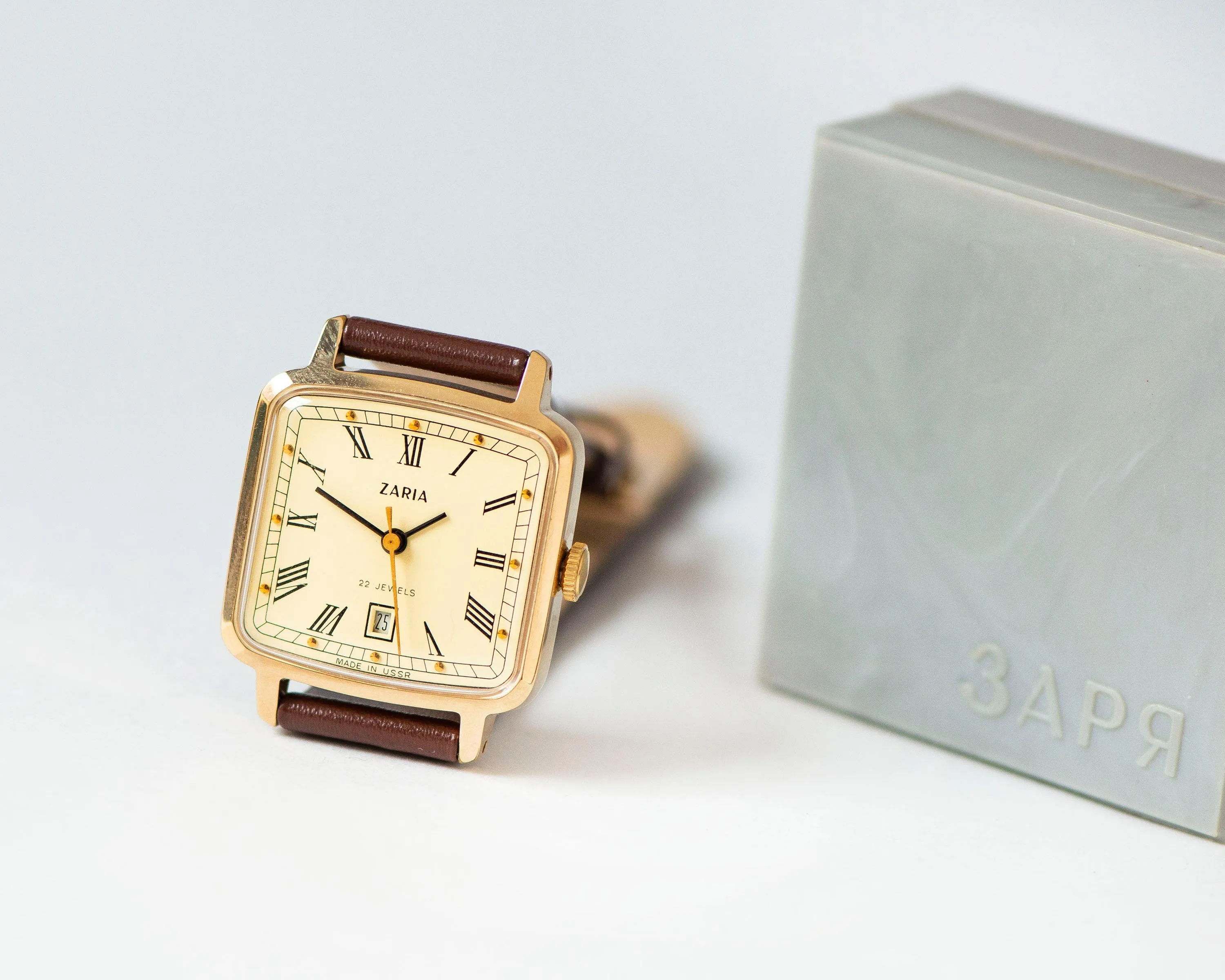 Women's watch unused tank Roman numerals Dawn vintage, square watch gold plated, women's watch classic jewelry gift, new luxury leather band