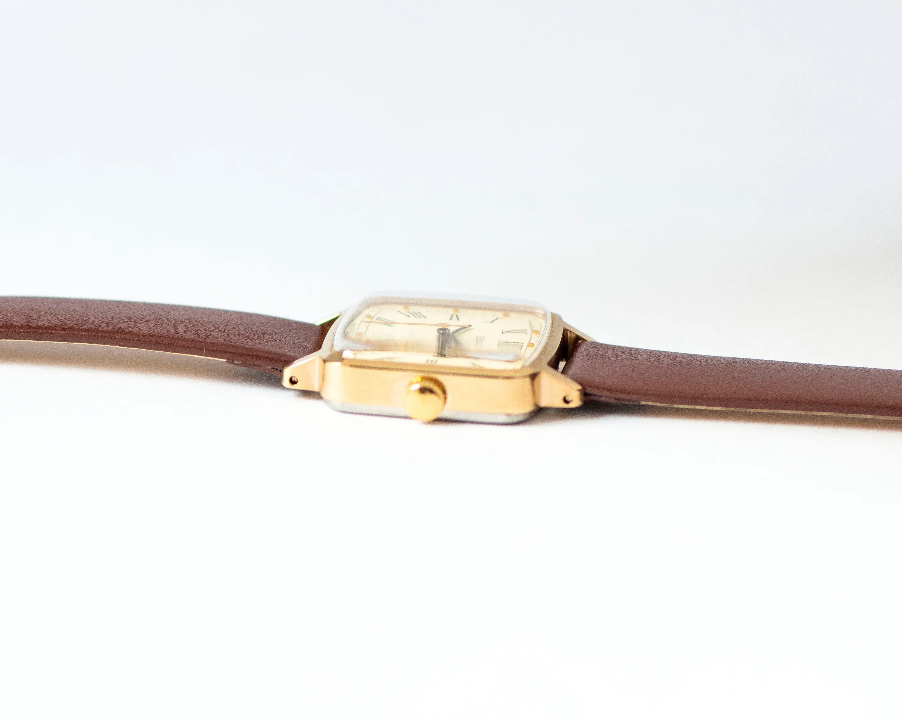 Women's watch unused tank Roman numerals Dawn vintage, square watch gold plated, women's watch classic jewelry gift, new luxury leather band